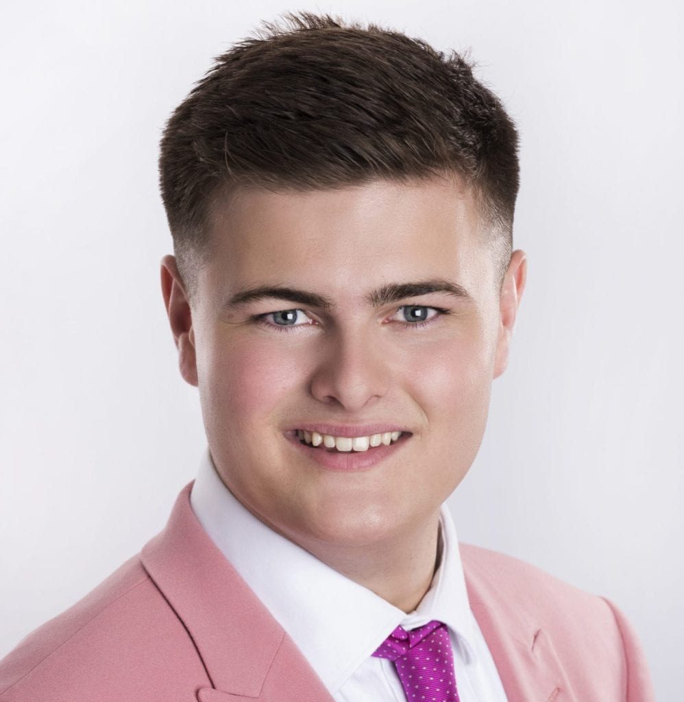 Joe-Bannister08_18-015-e1554915133600-998x1024